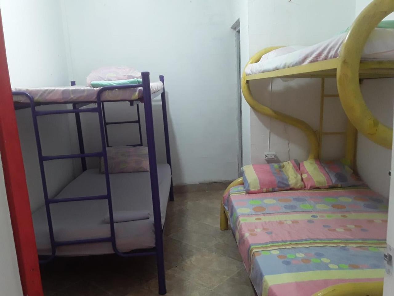 Canadian House Tolu Room photo